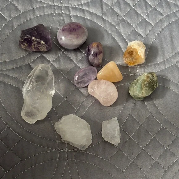 Assorted Crystal Collection - Picture 2 of 3